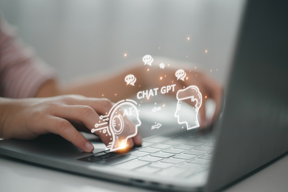 ChatGPT là công cụ đắc lực để tăng năng suất cho dân văn phòng. Ảnh: MIT