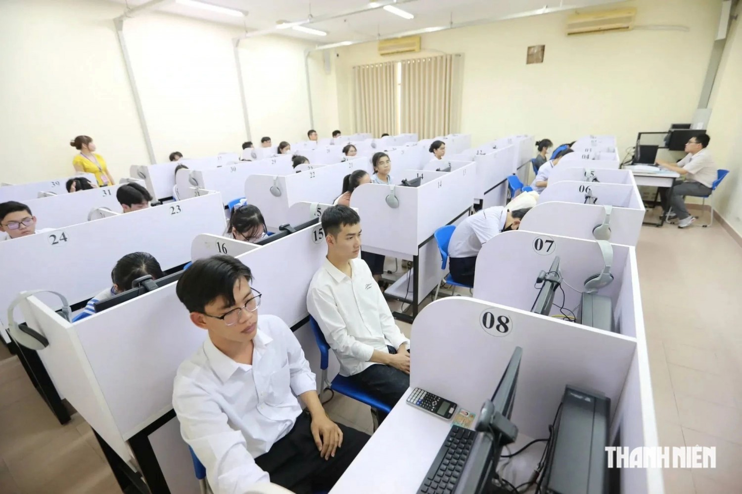 Lần đầu tiên Bộ GD-ĐT dự kiến cho phép học sinh phổ thông làm bài kiểm tra định kỳ trên máy tính  ẢNH: T.N