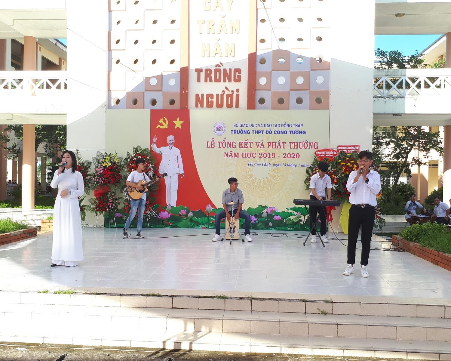 Lễ tổng kết và phát thưởng năm học 2019 - 2020