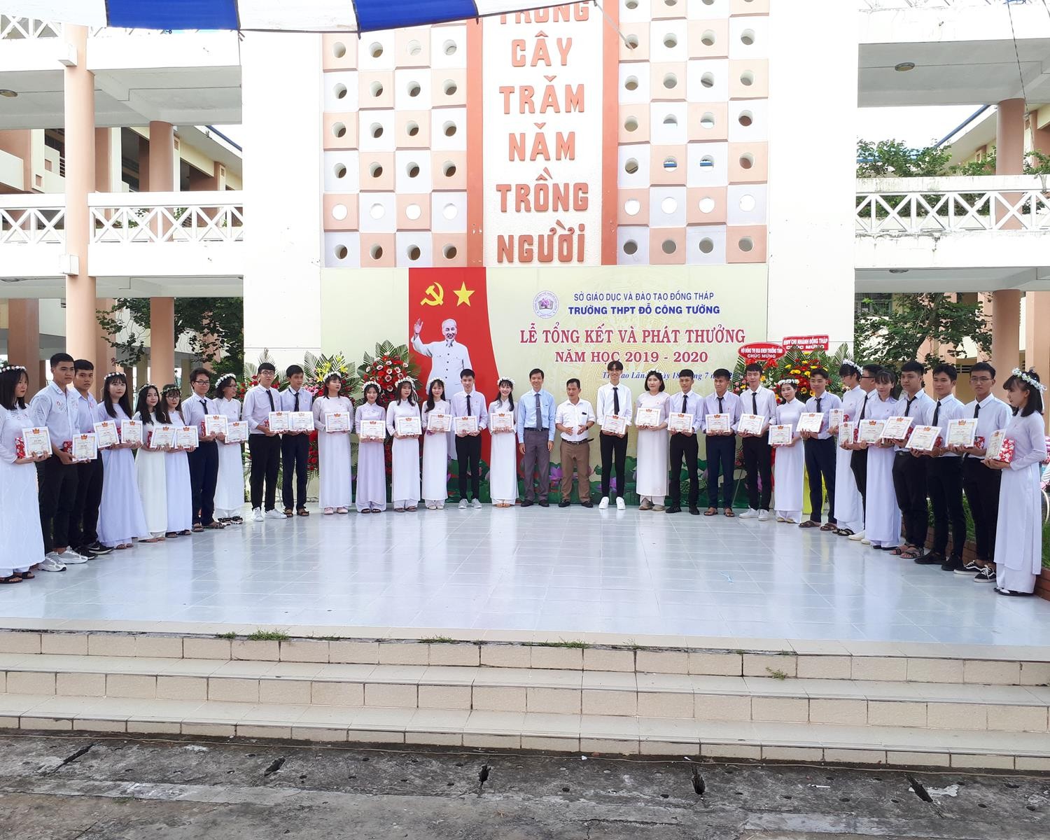 Lễ tổng kết và phát thưởng năm học 2019 - 2020
