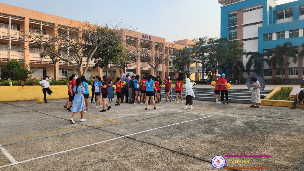 Hội thao bóng chuyền hơi nữ chào mừng ngày quốc tế phụ nữ 8/3/2023