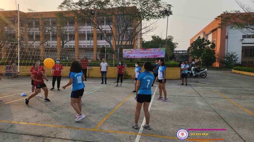 Hội thao bóng chuyền hơi nữ chào mừng ngày quốc tế phụ nữ 8/3/2023