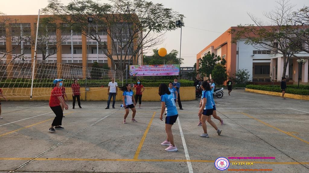 Hội thao bóng chuyền hơi nữ chào mừng ngày quốc tế phụ nữ 8/3/2023