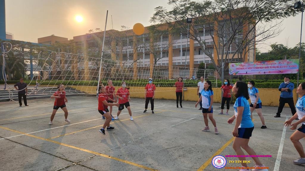 Hội thao bóng chuyền hơi nữ chào mừng ngày quốc tế phụ nữ 8/3/2023