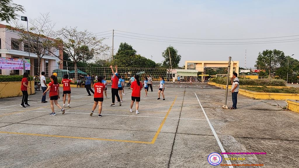 Hội thao bóng chuyền hơi nữ chào mừng ngày quốc tế phụ nữ 8/3/2023