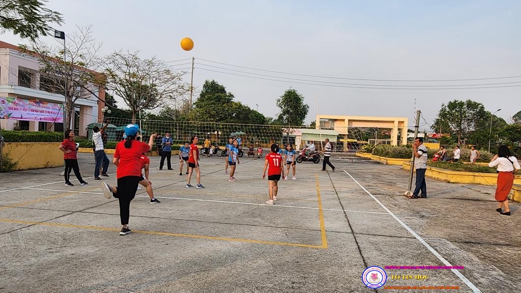 Hội thao bóng chuyền hơi nữ chào mừng ngày quốc tế phụ nữ 8/3/2023