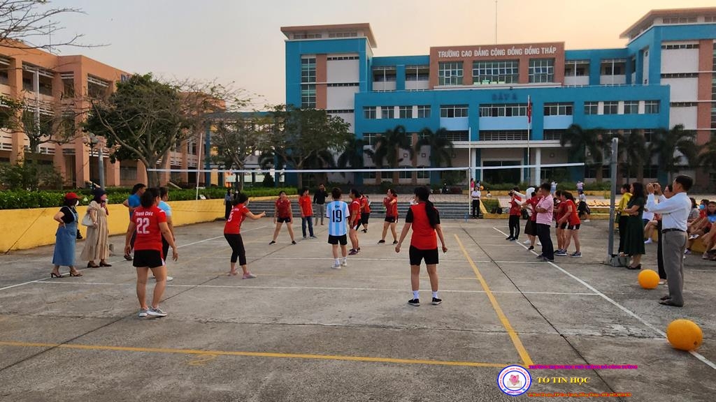 Hội thao bóng chuyền hơi nữ chào mừng ngày quốc tế phụ nữ 8/3/2023