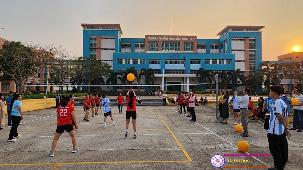 Hội thao bóng chuyền hơi nữ chào mừng ngày quốc tế phụ nữ 8/3/2023