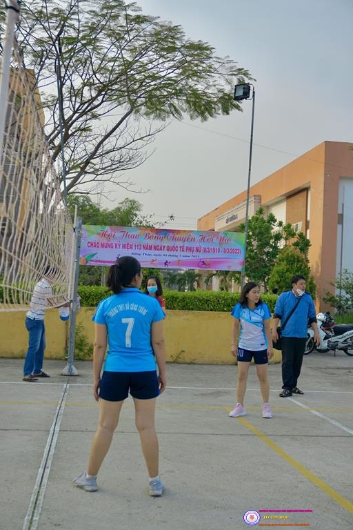 Hội thao bóng chuyền hơi nữ chào mừng ngày quốc tế phụ nữ 8/3/2023