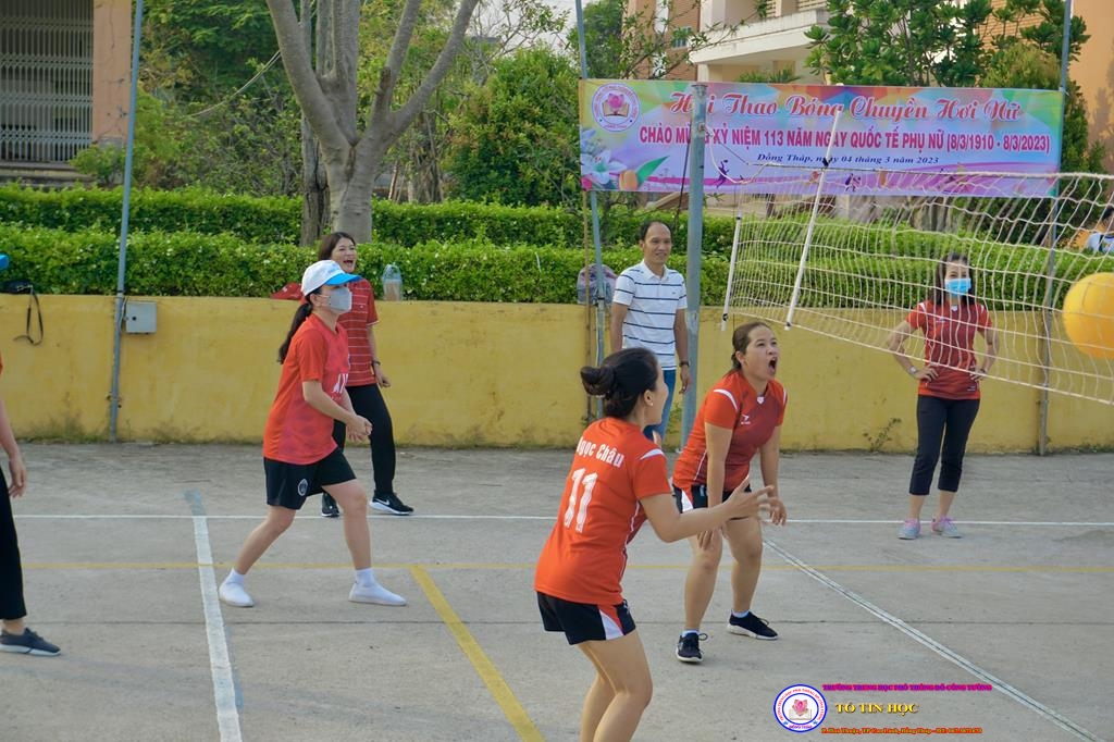 Hội thao bóng chuyền hơi nữ chào mừng ngày quốc tế phụ nữ 8/3/2023