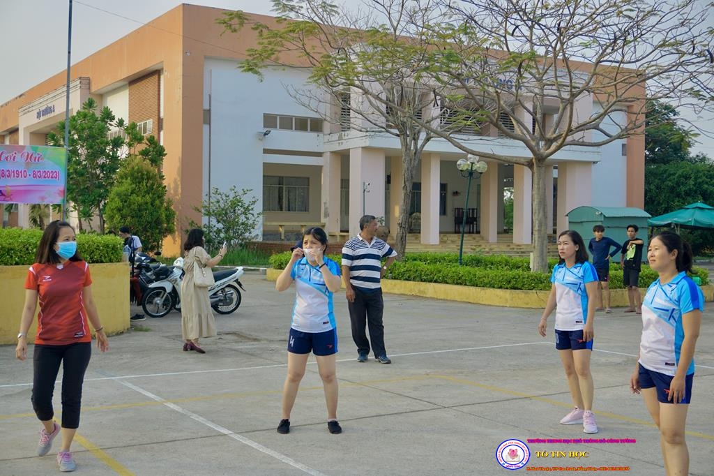 Hội thao bóng chuyền hơi nữ chào mừng ngày quốc tế phụ nữ 8/3/2023