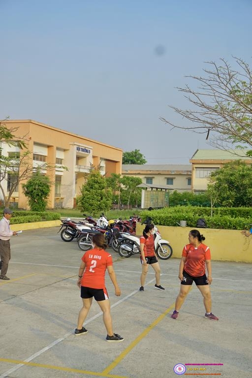 Hội thao bóng chuyền hơi nữ chào mừng ngày quốc tế phụ nữ 8/3/2023