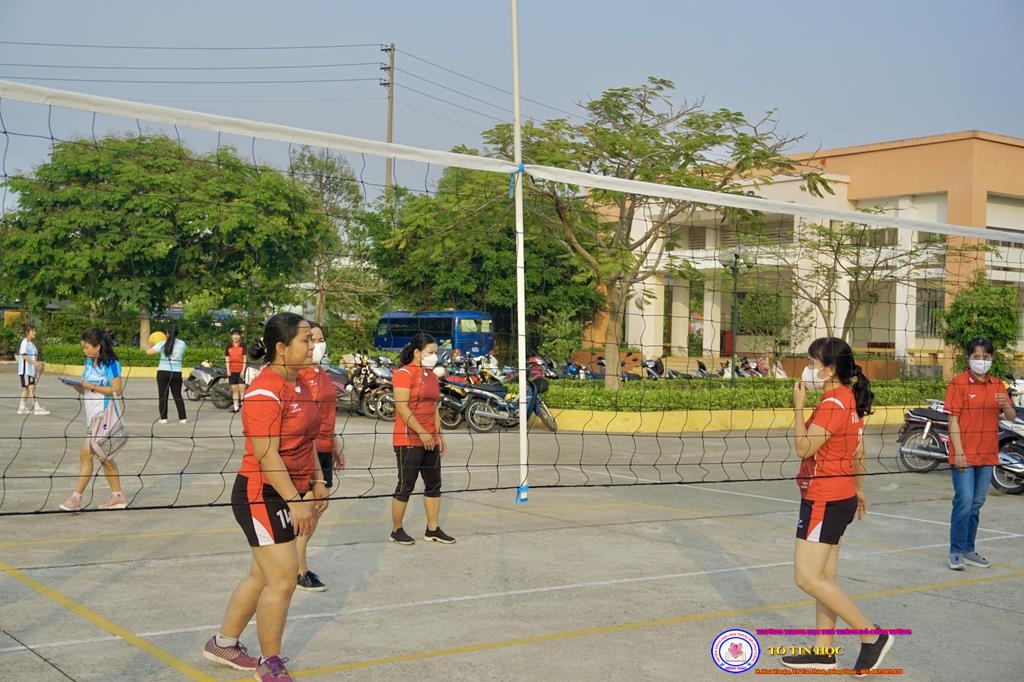 Hội thao bóng chuyền hơi nữ chào mừng ngày quốc tế phụ nữ 8/3/2023