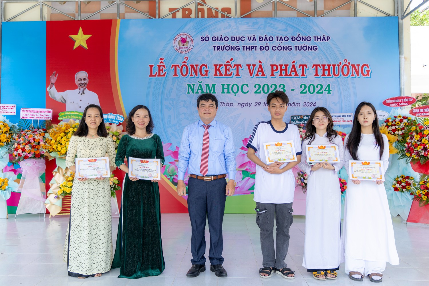 LỄ TỔNG KẾT VÀ PHÁT THƯỞNG NĂM HỌC 2023 2024