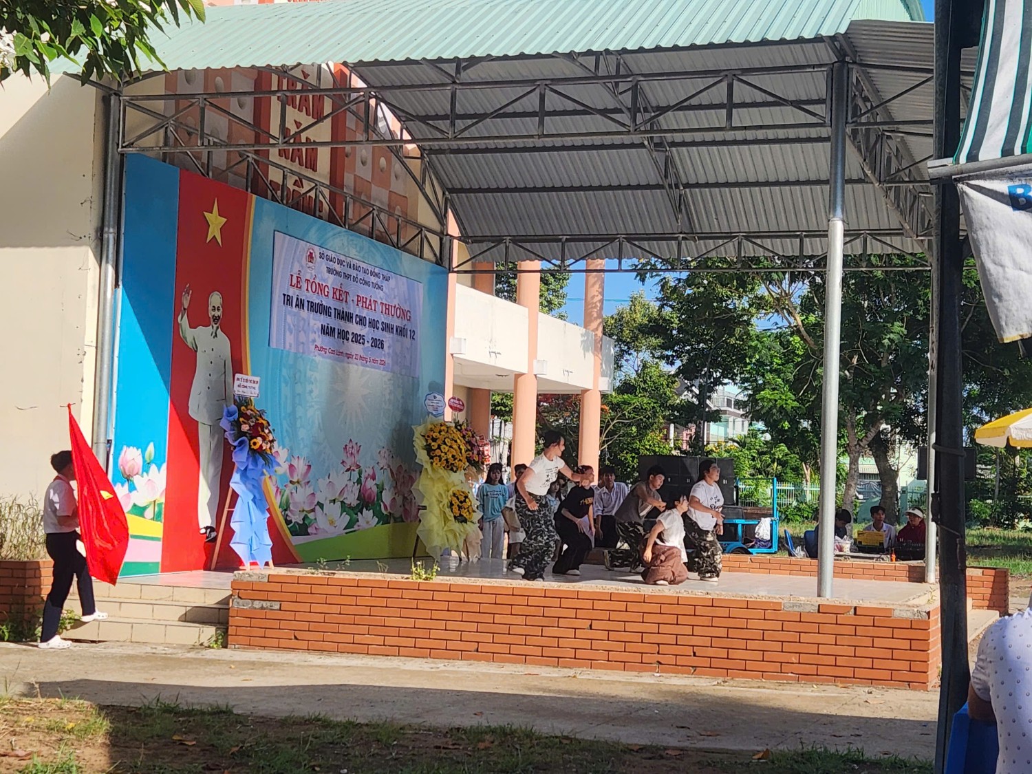 Lễ Tổng kết - phát thưởng và tri ân trưởng thành cho học sinh khối 12 năm học 2025 - 2026